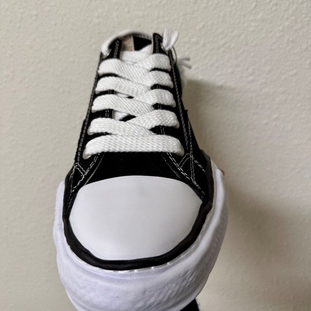 MEN  SHOES - Picture 2 of 3